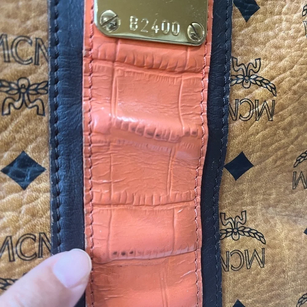 MCM COGNAC VISETOS SHOPPING TOTE - Picture 15 of 16
